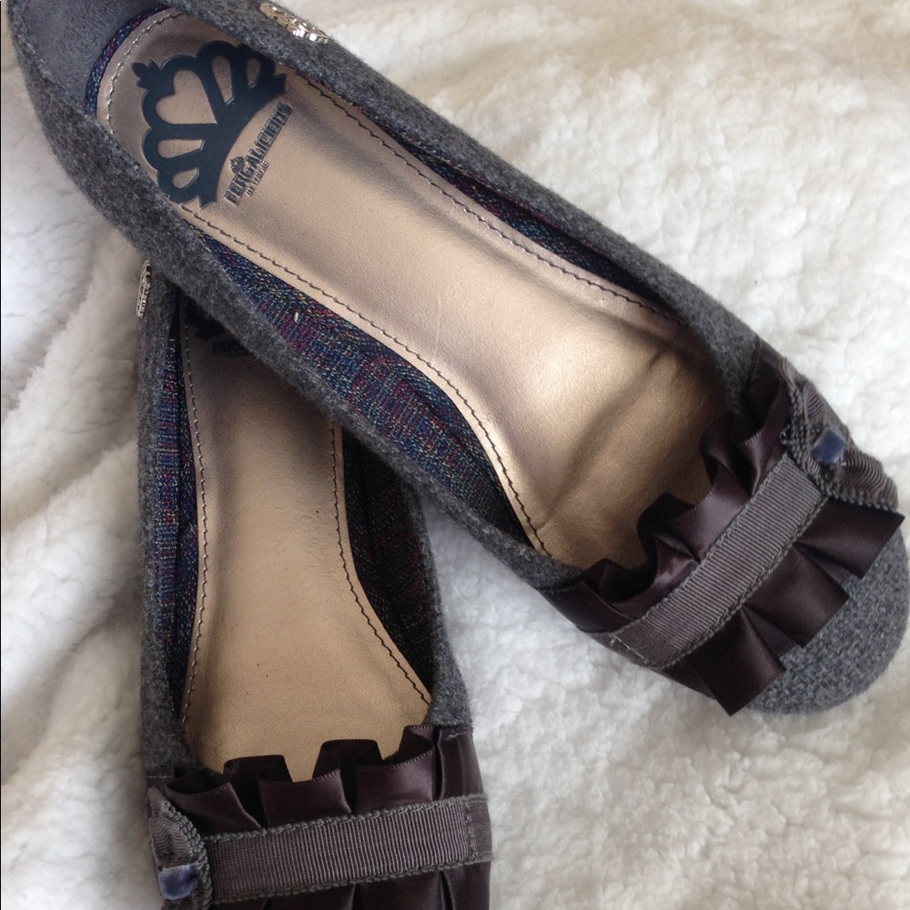 Fergilicios grey woolen ballet flats with ribbon